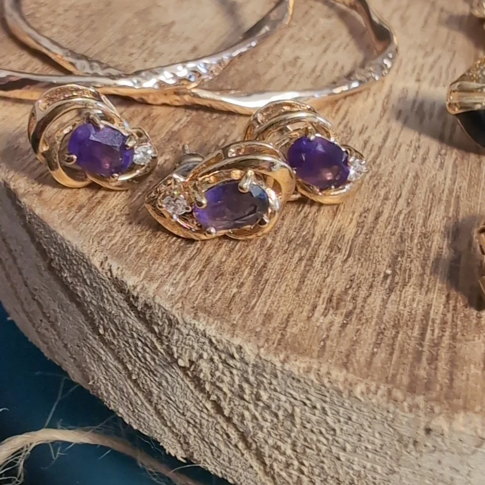 Vintage 7 Piece Gold Toned Earring Set - Picture 11 of 12